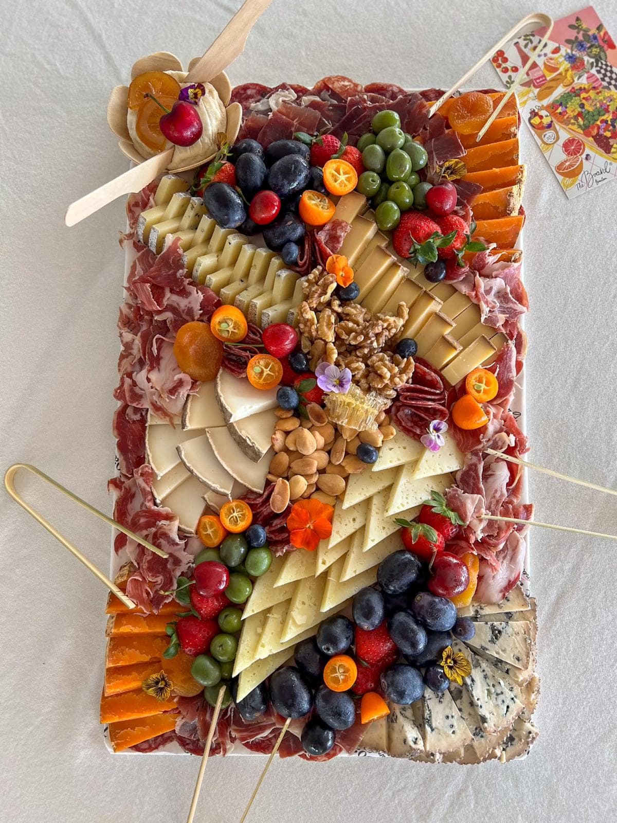 Spring Pairings: Cheeses and Seasonal Fruits 